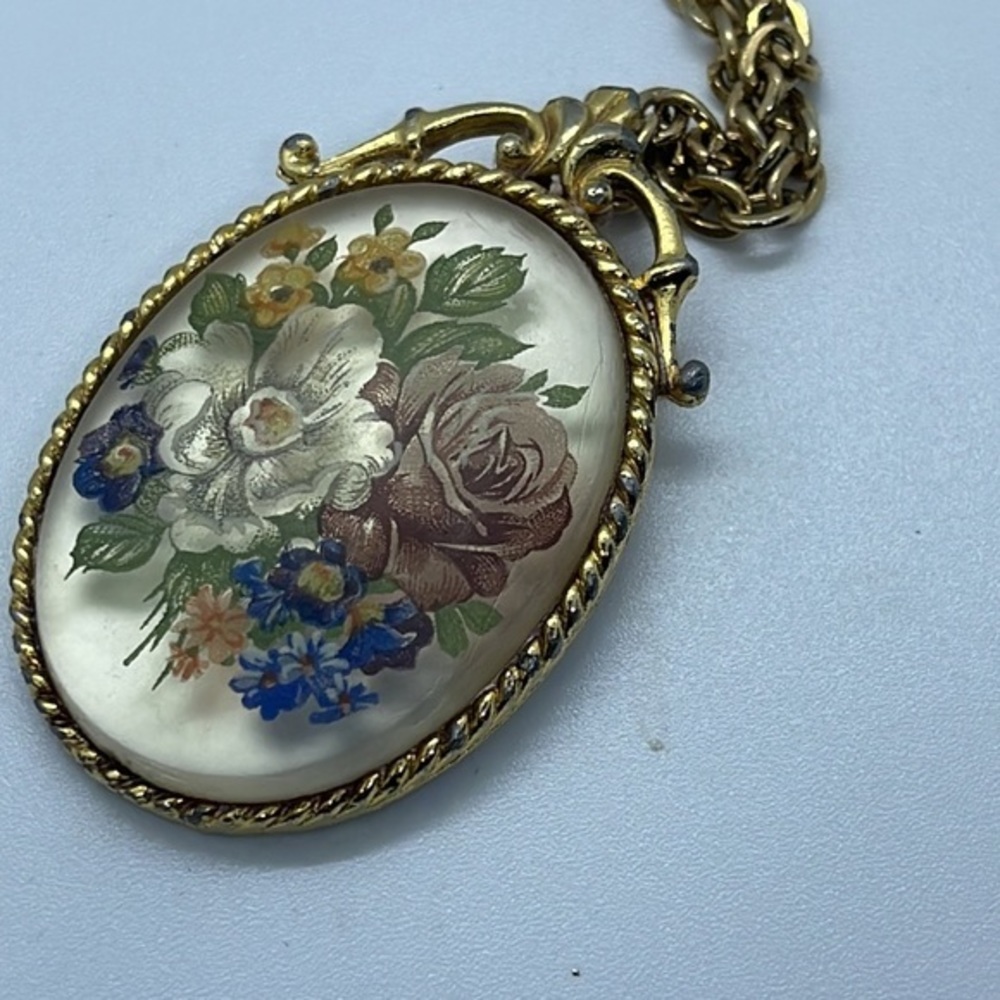 Flower Design Cameo